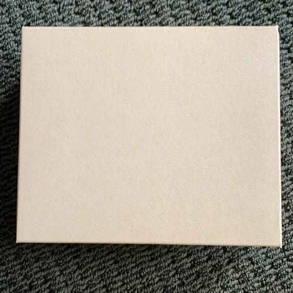 Prada Cream/ light pink Box - Picture 2 of 3